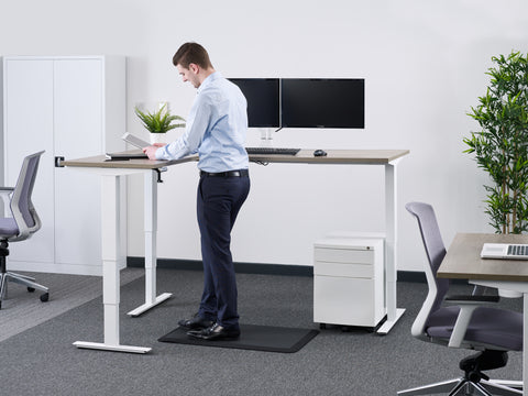 Corner Sit Stand White Frame Desk - Dynamisk 2.